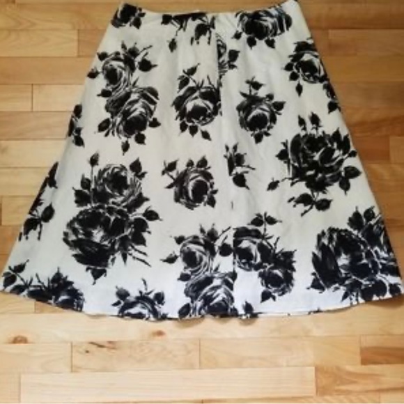 TALBOTS100%LINEN FLORAL MIDI FLARE SKIRT SIDE ZIPPER CREAM AND BLACK SIZE 8 - Picture 2 of 7